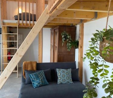 Beziers Apartment | Gite de 2 à 5p avec piscine sur domaine 3Ha
