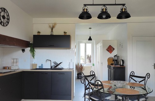 Les Quatre-Routes-du-Lot House | Gîte du lac at Le Vignon in Quercy at the gateway to the most beautiful villages in france
