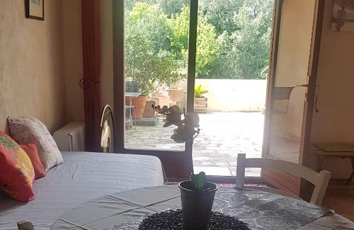 Montfrin House | Gite face à la rivière -proche du pont du Gard-