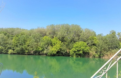 Montfrin House | Gite face à la rivière -proche du pont du Gard-