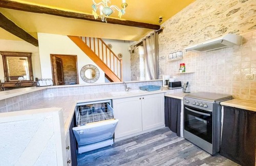 Martel Bed & Breakfast | Gite for 25 people with swimming pool and jacuzzi