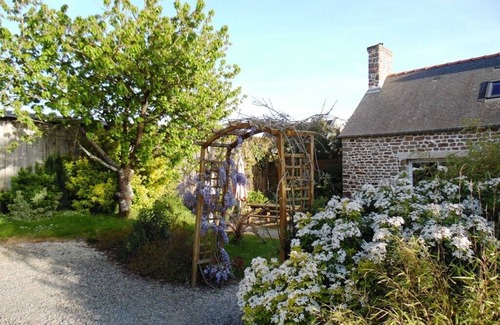 Sains Cottage | Gite in Baie du Mont Saint Michel Bay 2/5 people