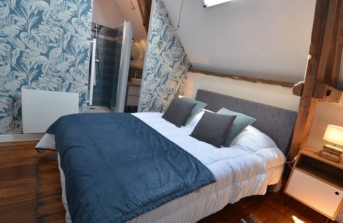 Montvalent House | Gîte in Montvalent, close to the most beautiful sites, Rocamadour, Adult only stay