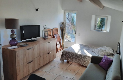 Saint Maime Apartment | Gite in the Alps of Haute Provence for 2 pers.