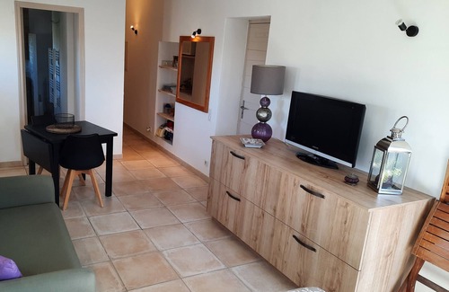 Saint Maime Apartment | Gite in the Alps of Haute Provence for 2 pers.