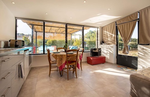 Pernes-les-Fontaines House | Gite kenza in the heart of Provence with swimming pool in a 3000 m2 property.