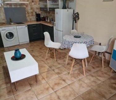 Mouries House | Gite l'Embellido