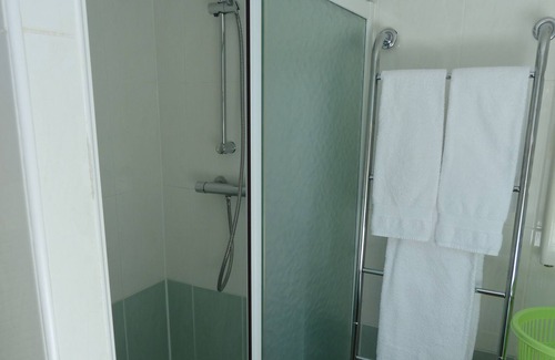 Laudun Cottage | Gîte l Oliveraie for 2 persons or family with 2 small children.