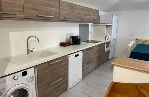 Combs-la-Ville House | Gite la Briquette 6 persons near RER D. Paris 30 min. away.