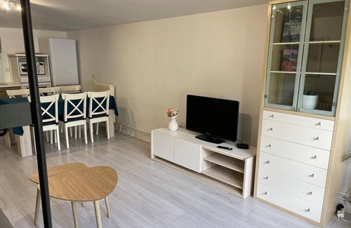 Combs-la-Ville House | Gite la Briquette 6 persons near RER D. Paris 30 min. away.
