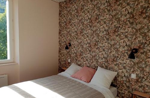 Marcillac-Vallon House | Gite La maison du gardien