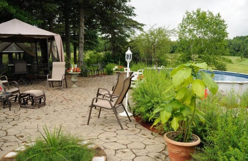 Mauricie Bed & Breakfast | Gîte le Grandelinois - L'Emilie - Room with Queen bed