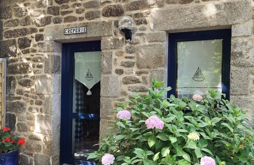 Kerlouet House | Gîte Le Marronnier Close to town and beaches