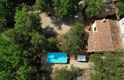 Regusse House | gite le repos des chênes option spa extérieur Evasion nature et confort !