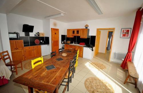 La Grave Apartment | Gîte le Rocher - Apartment on the ground floor for 8 people