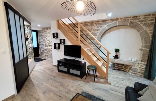 Roz-sur-Couesnon House | Gite "Le Saint Revert" near Mont St Michel with SPA!