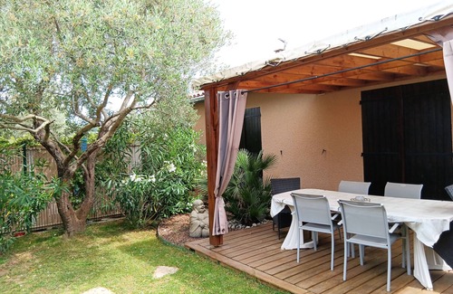 Gratentour House | GITE LES TOURNESOLS House, Garden, secure parking, air conditioning, Netflix, 4 pers