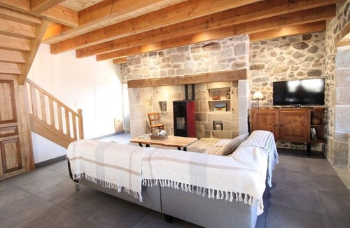 Mandailles-Saint-Julien Cottage | Gite Mandailles-Saint-Julien, 2 bedrooms, 4 persons