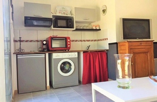 Sorgues Apartment | Gite near Avignon