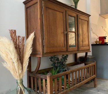 Beziers Apartment | Gite pour 8 p avec piscine sur domaine 3Ha
