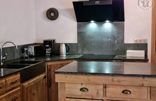 Rochefort-en-Yvelines Cottage | Gite Rochefort-en-Yvelines, 1 bedroom, 2 persons