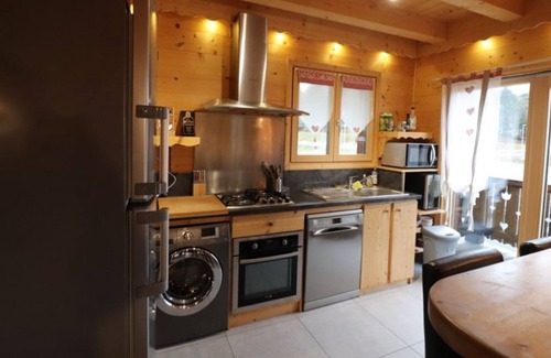 Saint-Jacques-des-Blats Cottage | Gite Saint-Jacques-des-Blats, 3 bedrooms, 8 persons