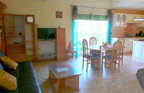Argeles-sur-Mer Villa | Gite saint julien with terrace on the ground floor with pool and games