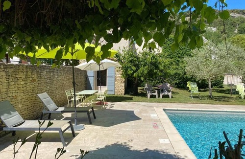 Venasque Apartment | Gîte Studio with Terrace in Venasque