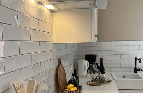 Camaret-sur-Aigues Apartment | Gite terrace tropézienne shared swimming pool