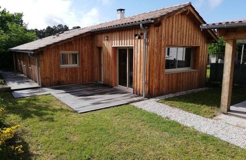 Casteljaloux House | Gite the Squirrel Independent with enclosed garden Ideal Curiste