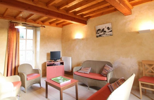 Tourville-sur-Sienne Cottage | Gite Tourville-sur-Sienne, 4 bedrooms, 11 persons