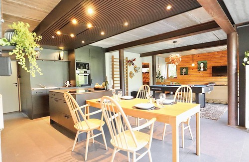Heyd House | Gite with pool table, hot tub and sauna