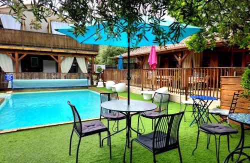 Omessa Bed & Breakfast | GITES O FIL DE L'EAU piscine spa accès rivière