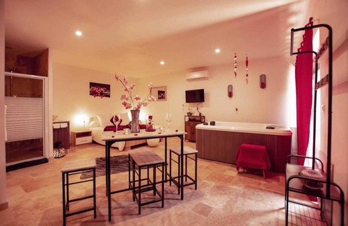Beynac-et-Cazenac House | Gites spa de Charme L Etoile SPA