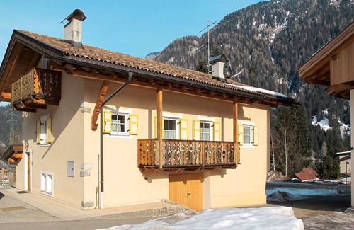 Pera Apartment | Giuditta by Interhome