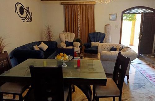Al Haram Villa | Giza pyramids view house