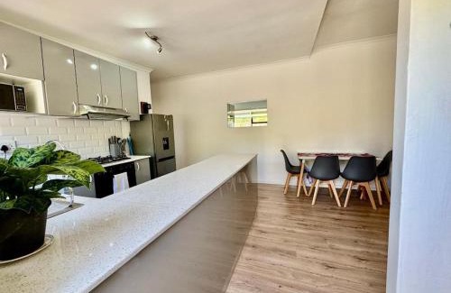 Parklands Apartment | Gizmo's Garden Cottage