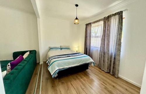 Parklands Apartment | Gizmo's Garden Cottage