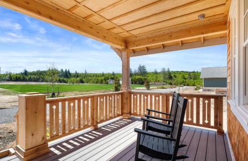 Pacific Beach House | Gizmos Cottage by Seabrook Hospitality