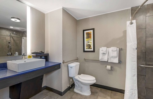 Eden Hotel | Glō Best Western Pooler - Savannah Airport Hotel