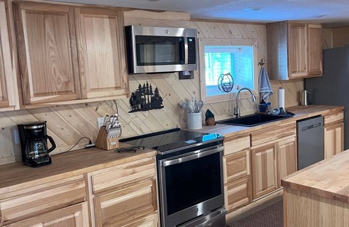 Bear Creek Apartment | GLACIER CREEK APARTMENT-Enchanting 4 bedroom apartment with WiFi n scenic Seward