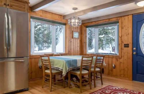 Agpar House | Glacier Snow Fox Lodge - Inside Glacier Park - Creek-front