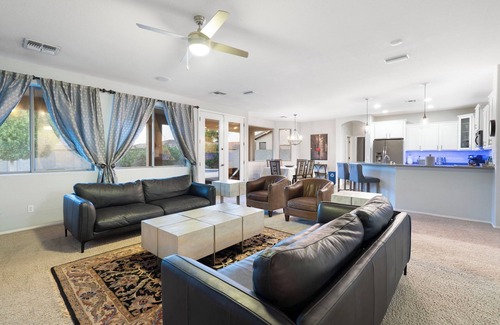 Rovey Farm Estates House | Glad 2 B in Glendale: 4 bedroom, heated pool and fenced yard in Rovey Farms