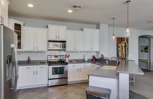 Rovey Farm Estates House | Glad 2 B in Glendale: 4 bedroom, heated pool and fenced yard in Rovey Farms