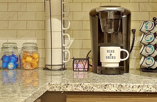 Loring Heights Apartment | Glam Boho Vibez in Atlantic Station/Midtown