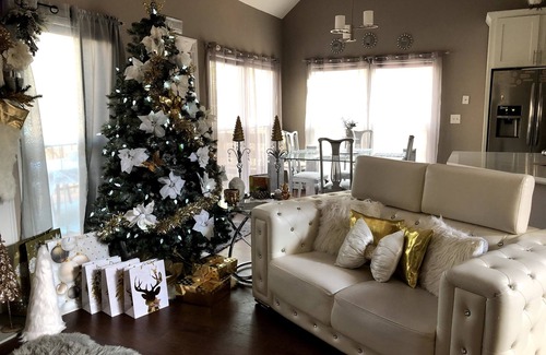 Lawrenceville House | Glam For The Holidays 6 Bds 3.5 Ba & Gameroom
