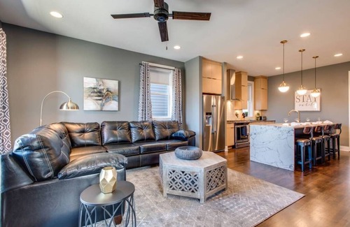 Hadley - Washington House | Glamorous Downtown/Rtop Deck/10 Beds