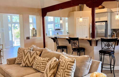 La Quinta Cove House | Glamorous Santa Fe Villa 3 BR with Pool + Spa stunning Mountain Views #064809