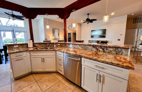 La Quinta Cove House | Glamorous Santa Fe Villa 3 BR with Pool + Spa stunning Mountain Views #064809