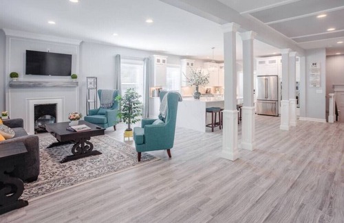 Hyde Park House | Glamorous, Upscale 5B Hyde Park Home w/Outdoor Patio
